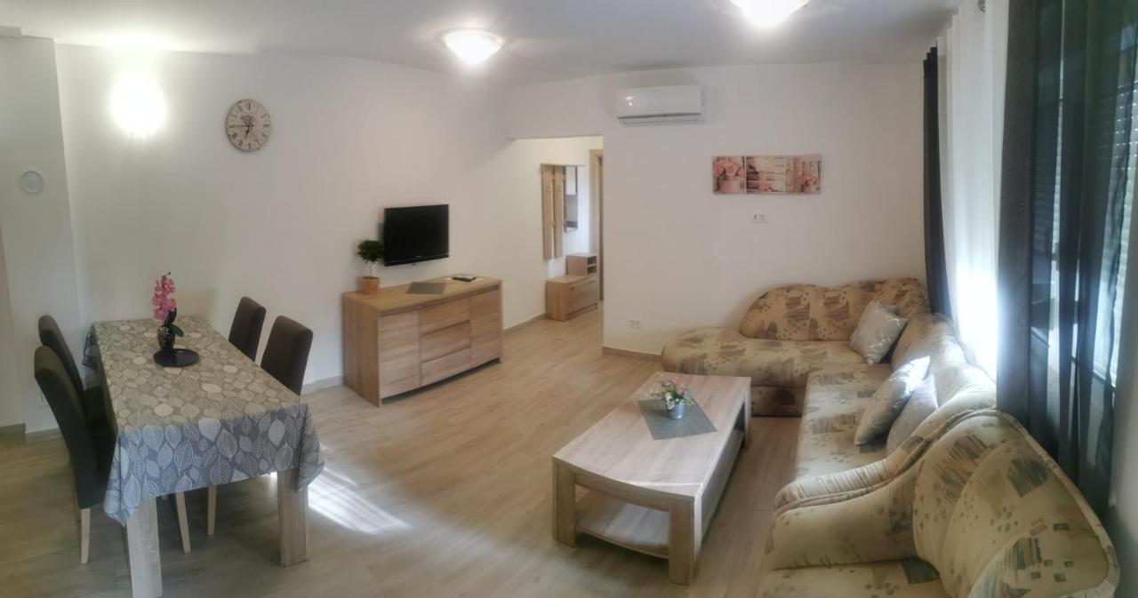 Apartments Slisko Poreč Exterior foto